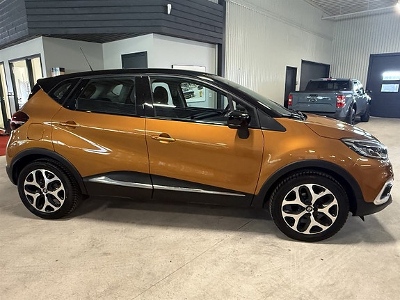 Renault Captur 3 of 12