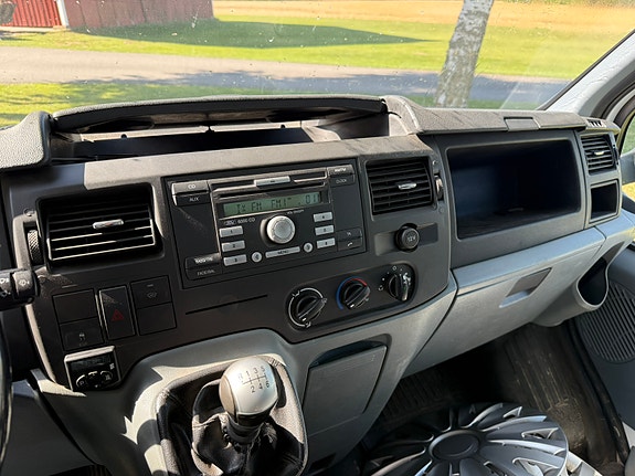 Ford Transit 13 of 13
