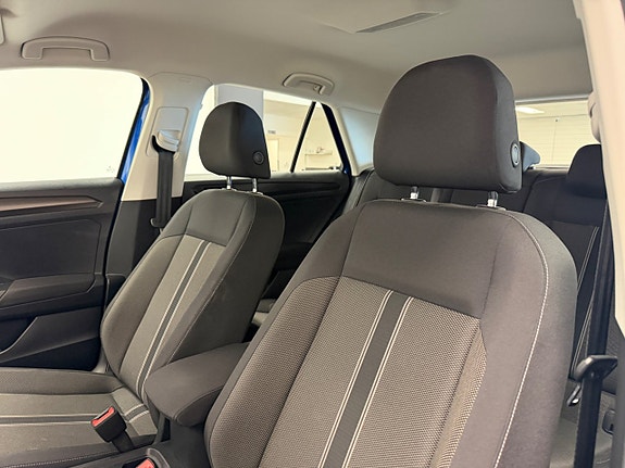 Volkswagen T-Roc 10 of 18