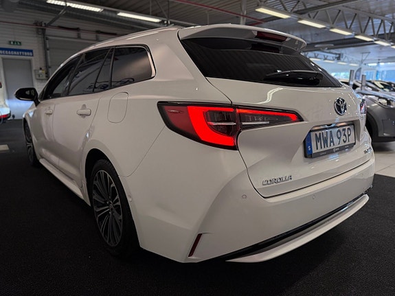 Toyota Corolla 5 of 28