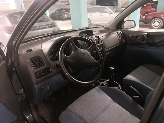 Mitsubishi Space Star 3 of 4