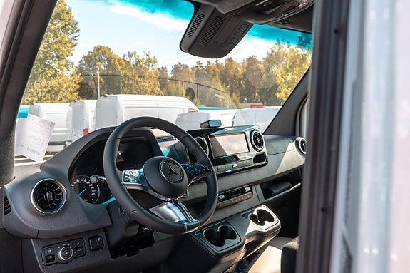 Mercedes-Benz eSprinter 420 5 of 5