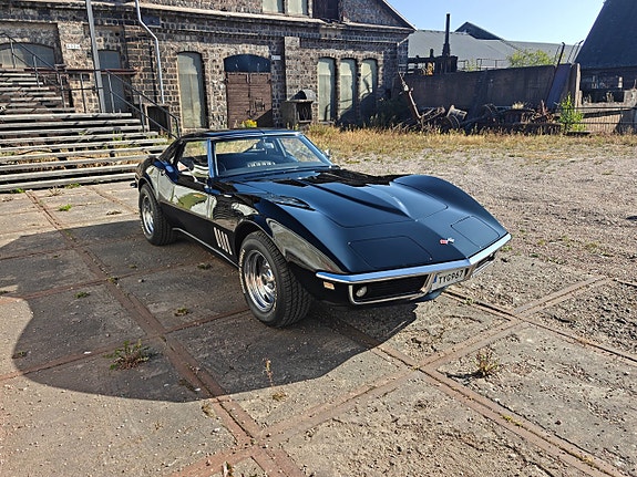 Chevrolet Corvette 6 of 30