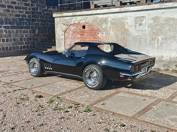 Chevrolet Corvette 4 of 30