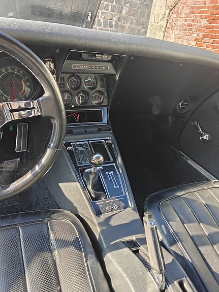 Chevrolet Corvette 23 of 30