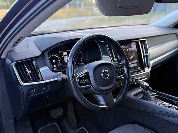 Volvo V90 8 of 15