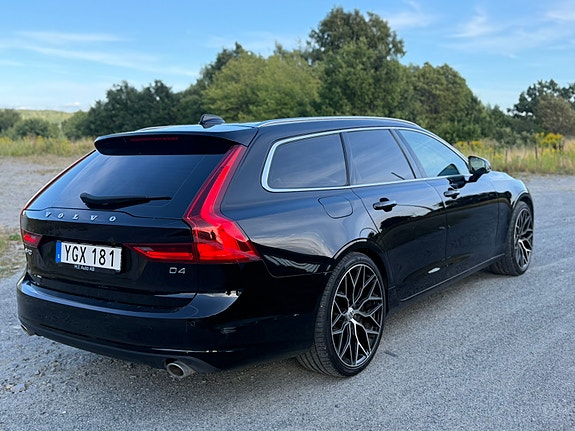 Volvo V90 3 of 15