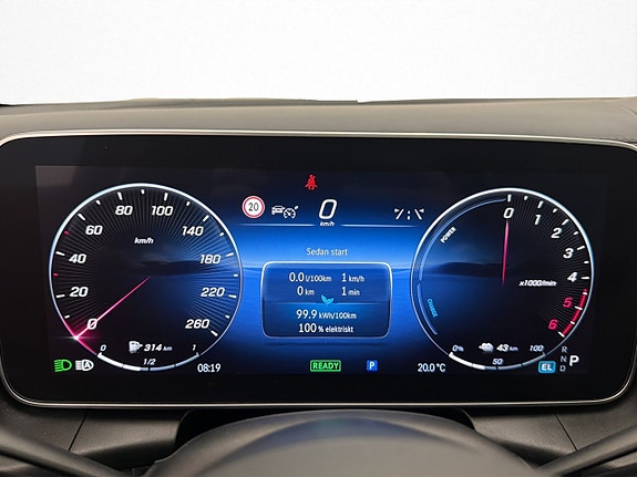 Mercedes-Benz GLC300 de 28 of 30
