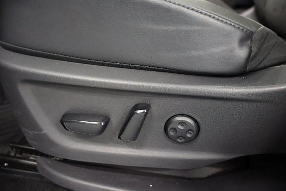 Nissan Ariya 7 of 17