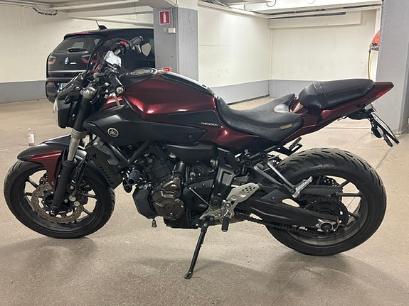 Yamaha MT-07 3 of 7