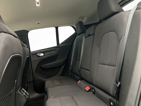 Volvo XC40 17 of 30
