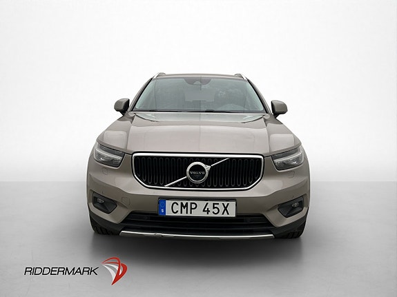 Volvo XC40 2 of 30