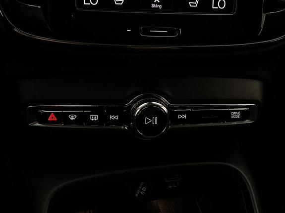 Volvo XC40 27 of 30