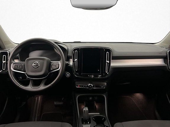 Volvo XC40 18 of 30