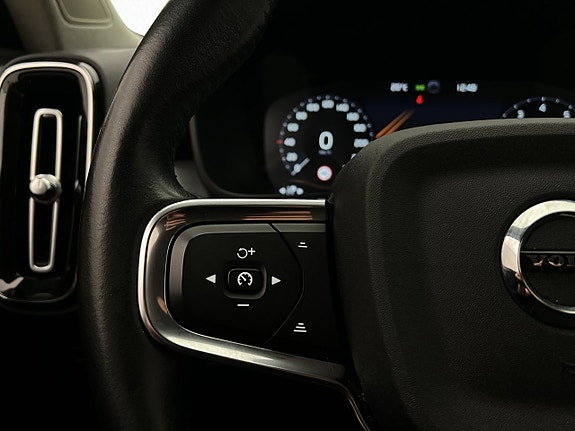 Volvo XC40 19 of 30