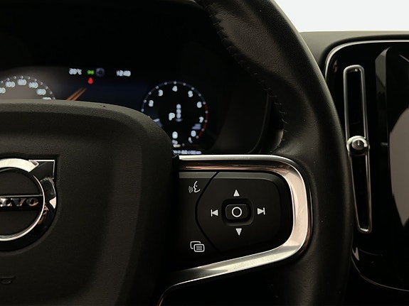 Volvo XC40 21 of 30