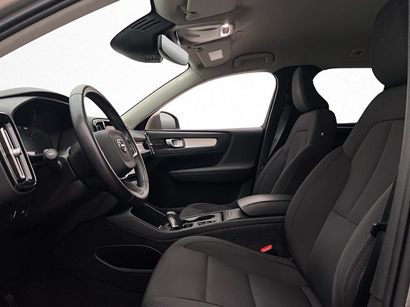 Volvo XC40 12 of 30