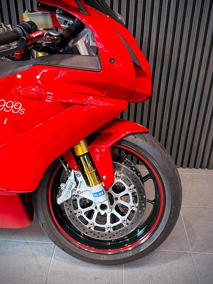 Ducati 999s 8 of 18