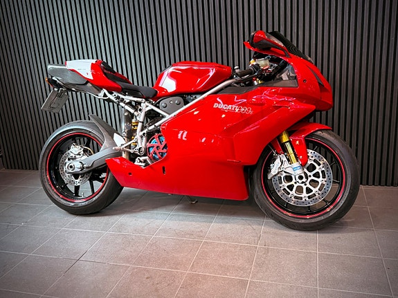 Ducati 999s 2 of 18