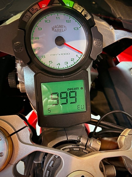 Ducati 999s 14 of 18