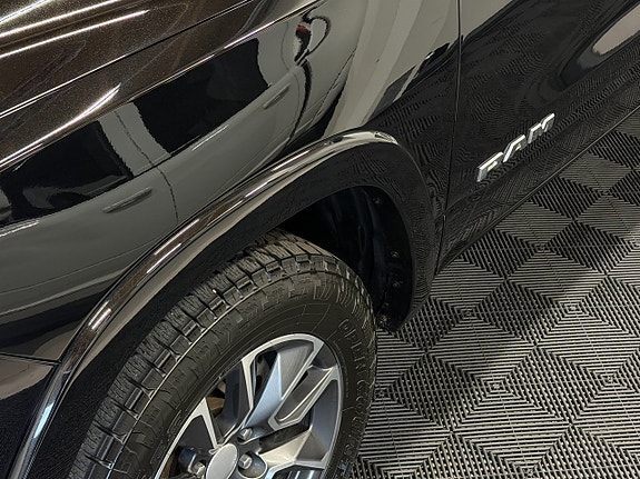 Dodge RAM 1500 8 of 30