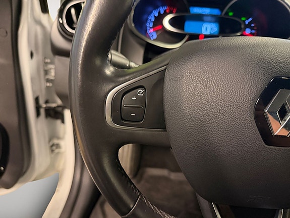Renault Clio 20 of 23