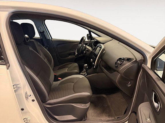 Renault Clio 15 of 23