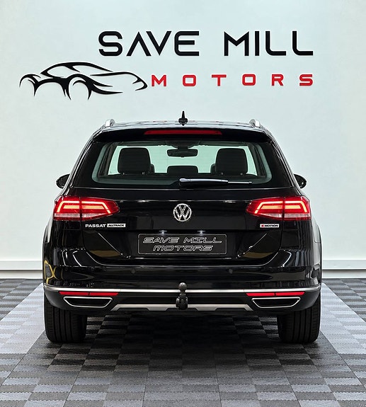 Volkswagen Passat Alltrack 3 of 15