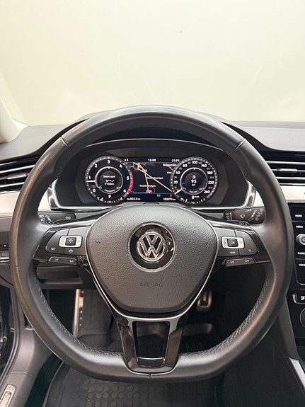 Volkswagen Passat Alltrack 7 of 15