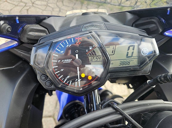 Yamaha YZF-R3 5 of 6