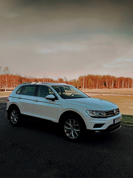 Volkswagen Tiguan 2 of 6