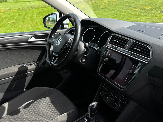 Volkswagen Tiguan 4 of 6