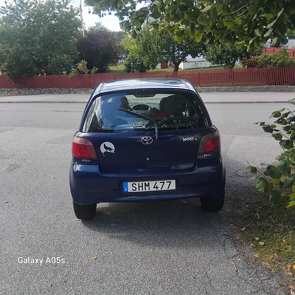 Toyota Yaris 4 of 4