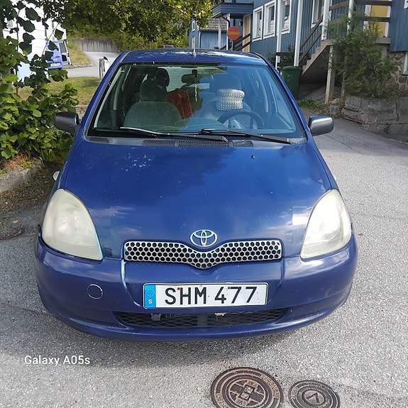 Toyota Yaris 3 of 4
