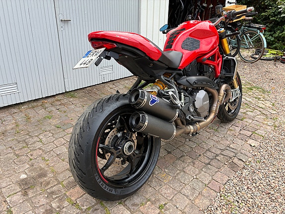 Ducati Monster 1200S 3 of 4