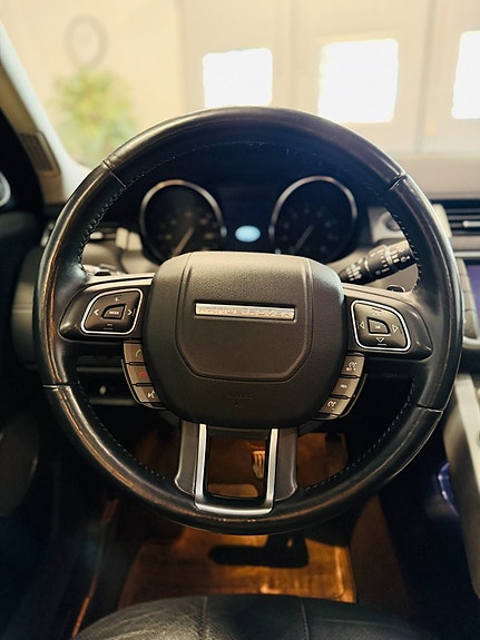 Land Rover Range Rover Evoque 19 of 25