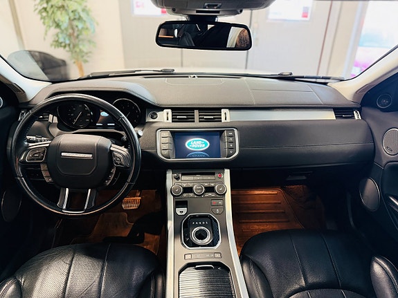 Land Rover Range Rover Evoque 18 of 25