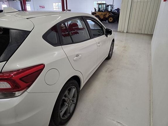 Subaru Impreza 6 of 10