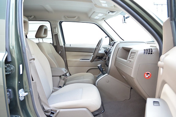 Jeep Patriot 16 of 21