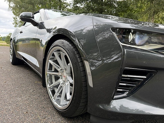 Chevrolet Camaro 24 of 30