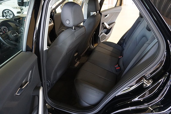 Audi Q2 4 of 13