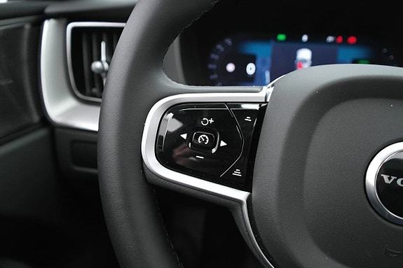Volvo XC60 11 of 26