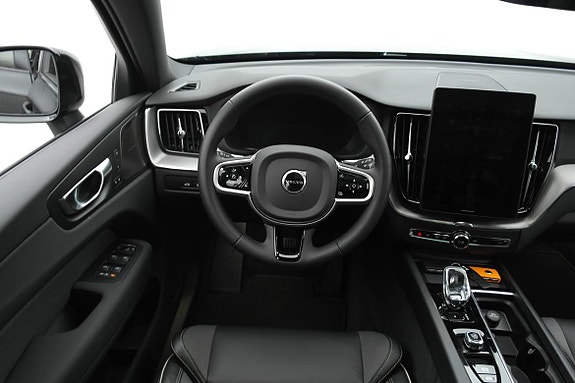 Volvo XC60 9 of 26