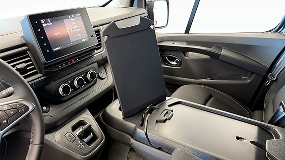 Renault Trafic 24 of 26