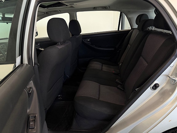 Toyota Corolla 8 of 18