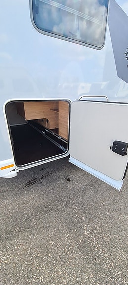 Knaus Live Ti 650 MEG Black Selection "Kampanjbil" 4 of 14