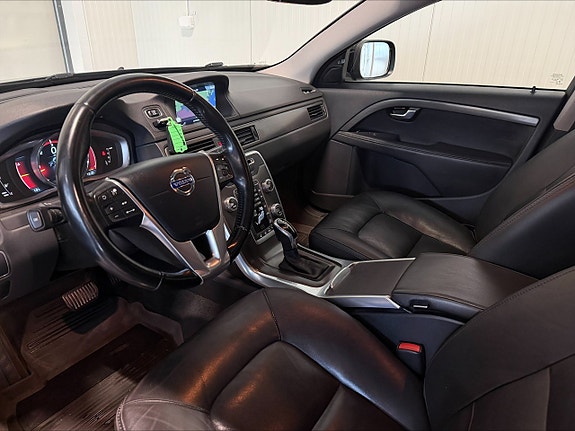 Volvo XC70 11 of 22