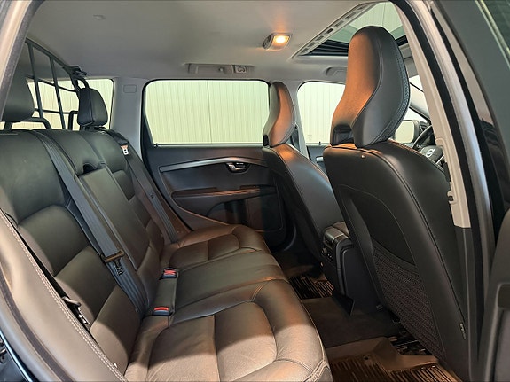 Volvo XC70 18 of 22