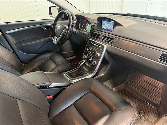 Volvo XC70 15 of 22