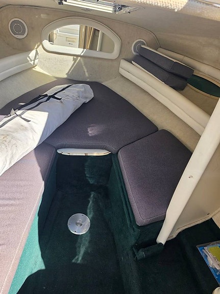 Sea Ray 215 Express Crusiser 3 of 11